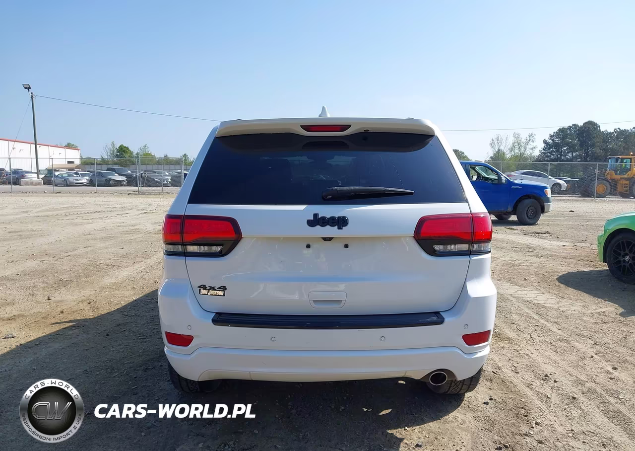 2018 Jeep Grand Cherokee Altitude 4X4 VIN:1C4RJFAG5JC102767 - 17