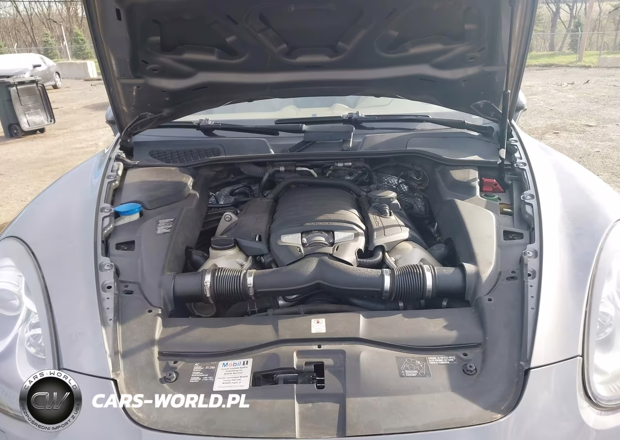 2011 Porsche Cayenne S VIN:WP1AB2A22BLA43636 - 10