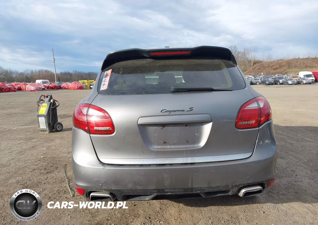 2011 Porsche Cayenne S VIN:WP1AB2A22BLA43636 - 16