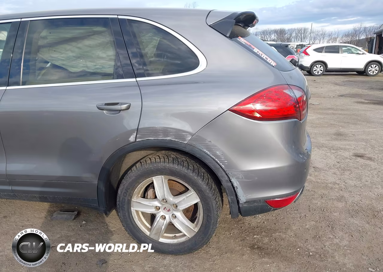 2011 Porsche Cayenne S VIN:WP1AB2A22BLA43636 - 17