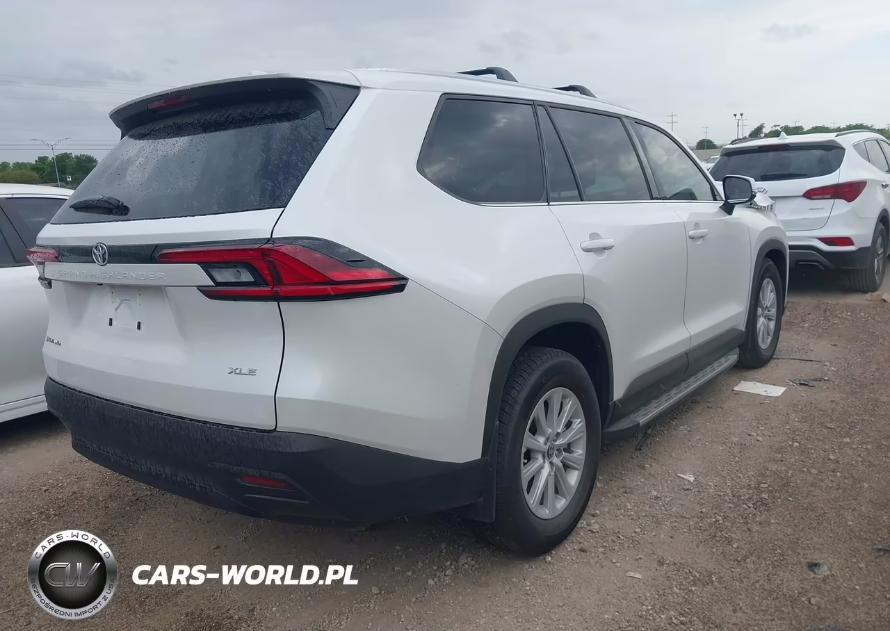 2026 Toyota Grand Highlander Hybrid Xle VIN:5TDACAB54TS087591 - 4