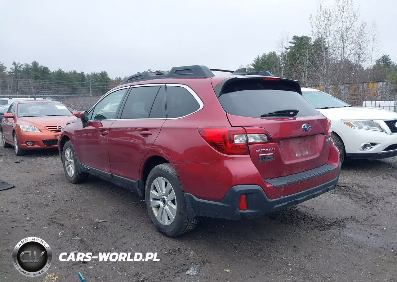 2018 Subaru Outback 2.5I Premium VIN:4S4BSACC7J3225333 - 3