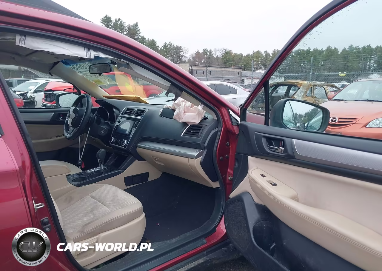 2018 Subaru Outback 2.5I Premium VIN:4S4BSACC7J3225333 - 5