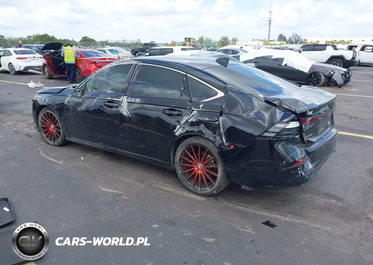 2024 Honda Accord Hybrid Touring VIN:1HGCY2F82RA000198 - 3