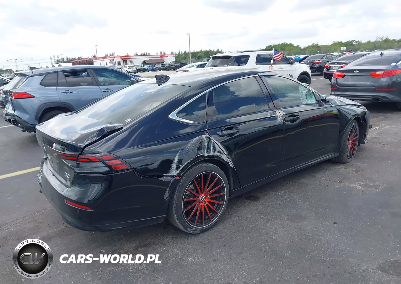 2024 Honda Accord Hybrid Touring VIN:1HGCY2F82RA000198 - 4