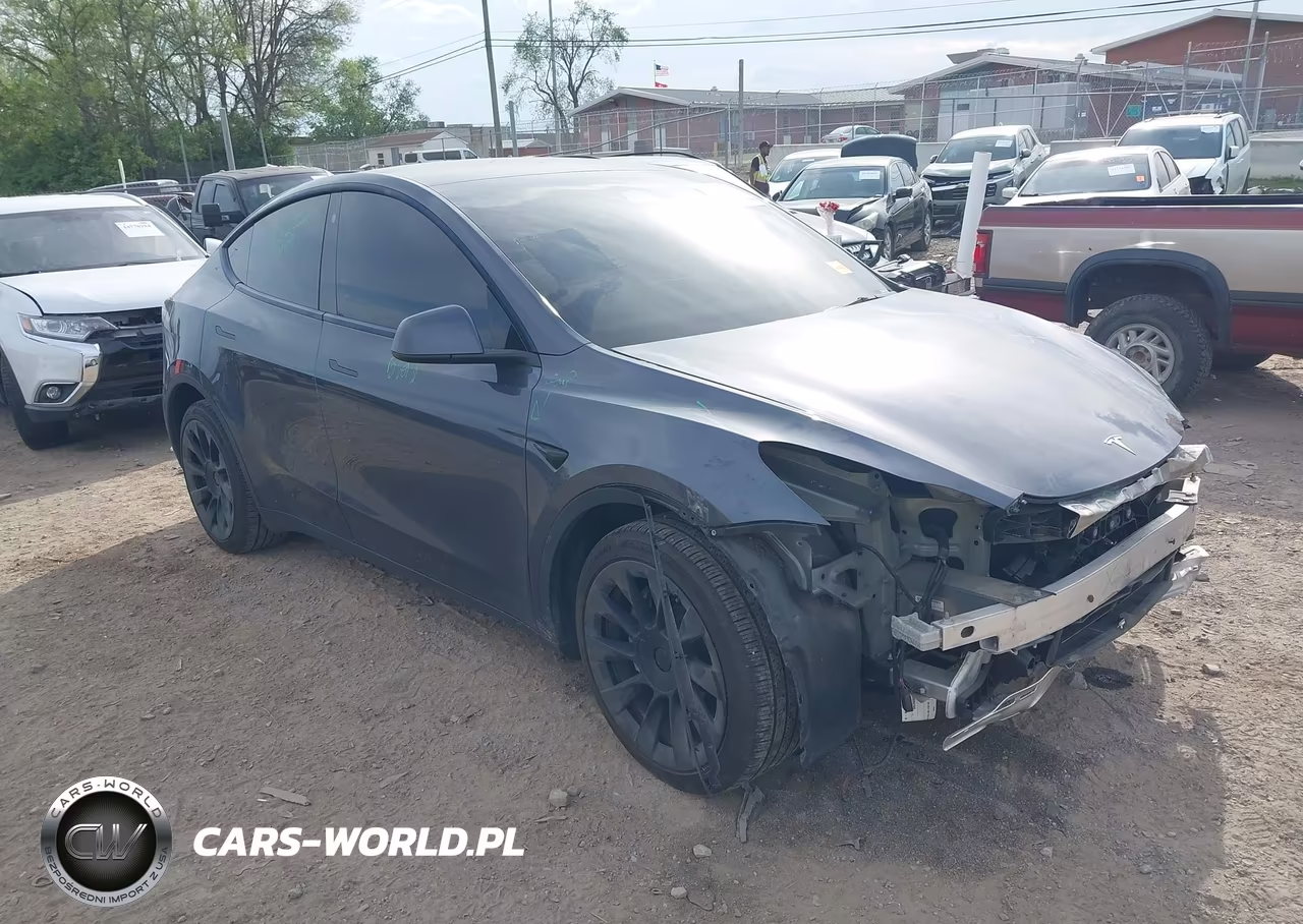 2022 Tesla Model Y Long Range Dual Motor All-Wheel Drive