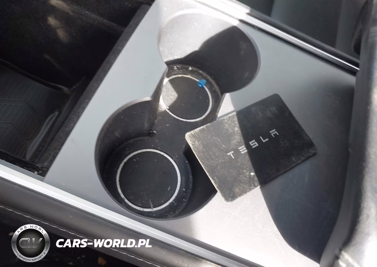 2022 Tesla Model Y Long Range Dual Motor All-Wheel Drive VIN:7SAYGDEE8NA009256 - 11