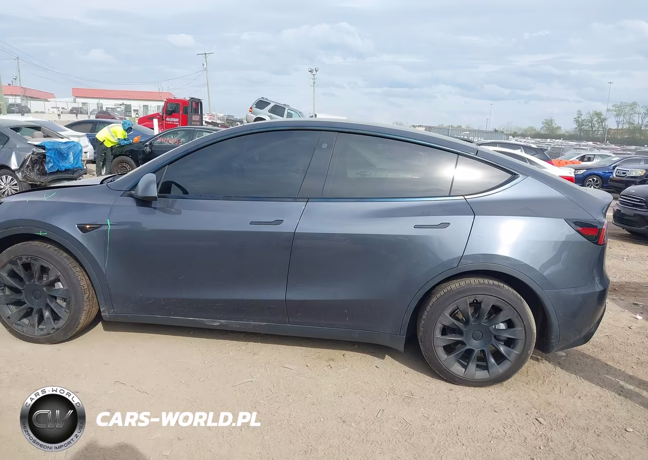 2022 Tesla Model Y Long Range Dual Motor All-Wheel Drive VIN:7SAYGDEE8NA009256 - 14