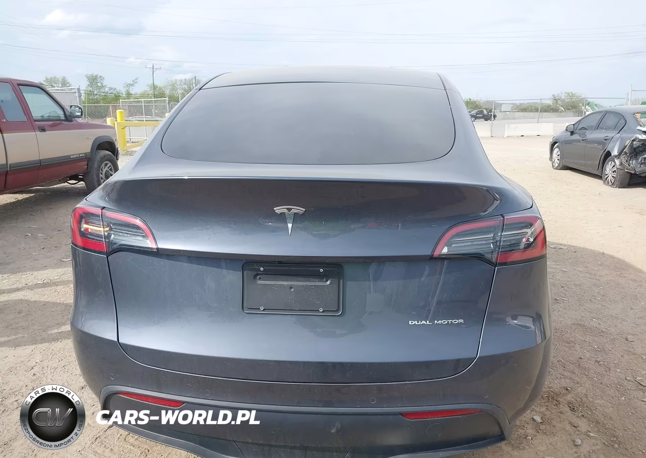2022 Tesla Model Y Long Range Dual Motor All-Wheel Drive VIN:7SAYGDEE8NA009256 - 16
