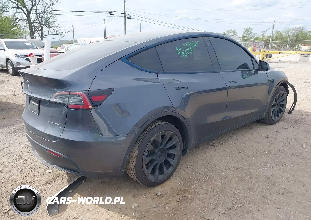 2022 Tesla Model Y Long Range Dual Motor All-Wheel Drive VIN:7SAYGDEE8NA009256 - 4