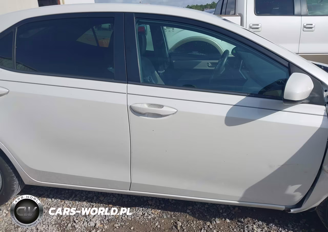 2019 Toyota Corolla Le VIN:5YFBURHE8KP879421 - 13