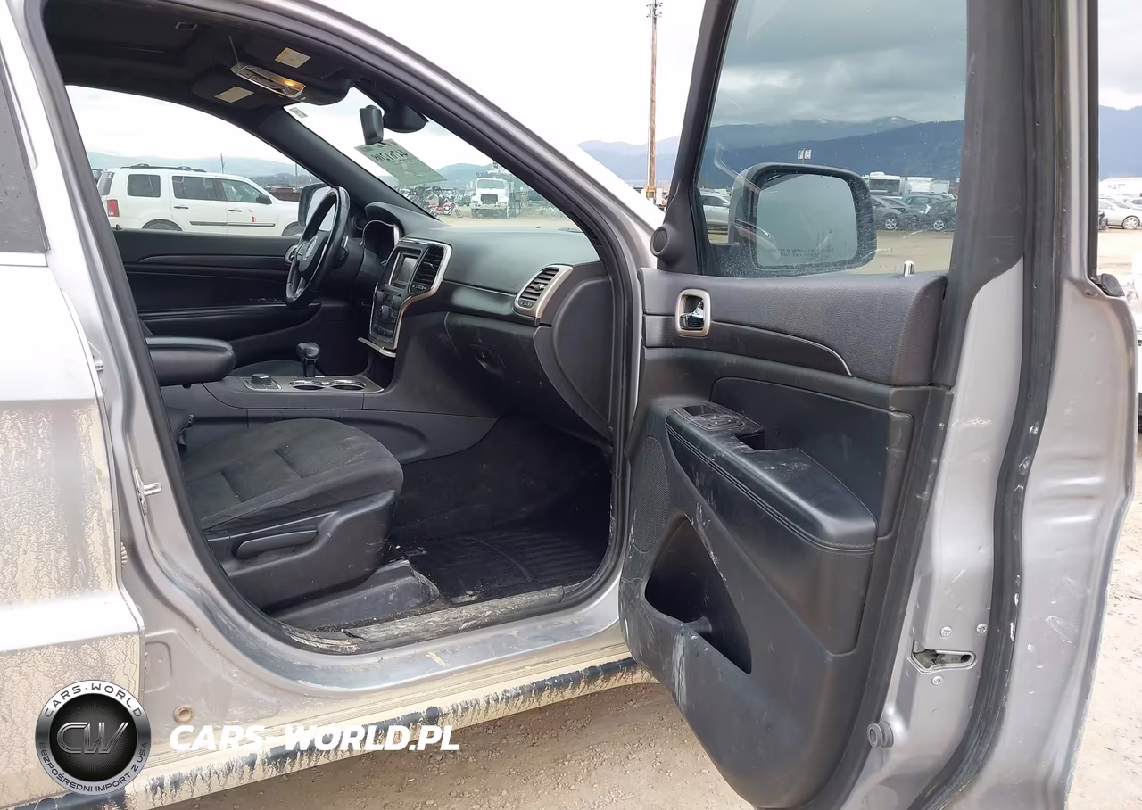 2014 Jeep Grand Cherokee Laredo VIN:1C4RJFAG1EC414090 - 5
