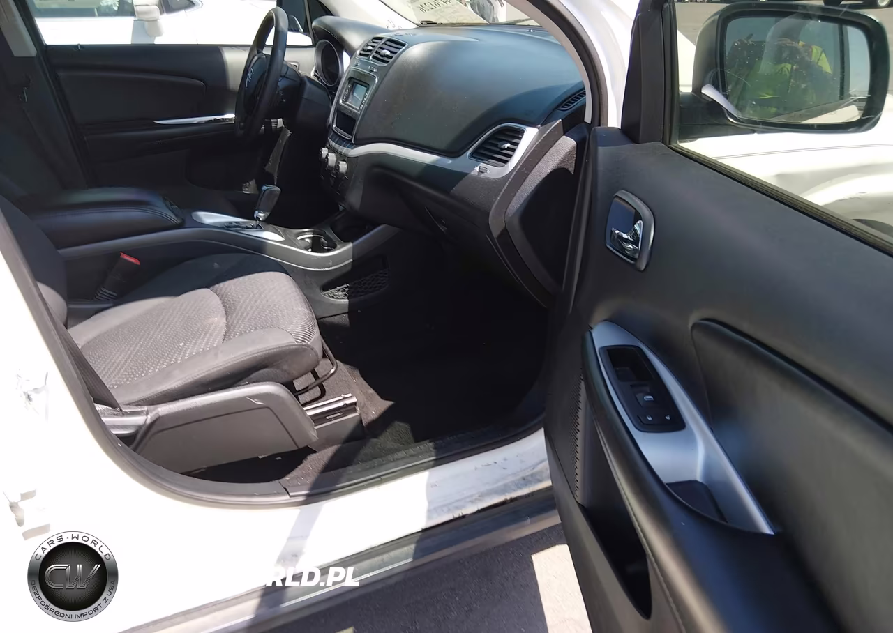 2018 Dodge Journey Se VIN:3C4PDCAB9JT534624 - 5