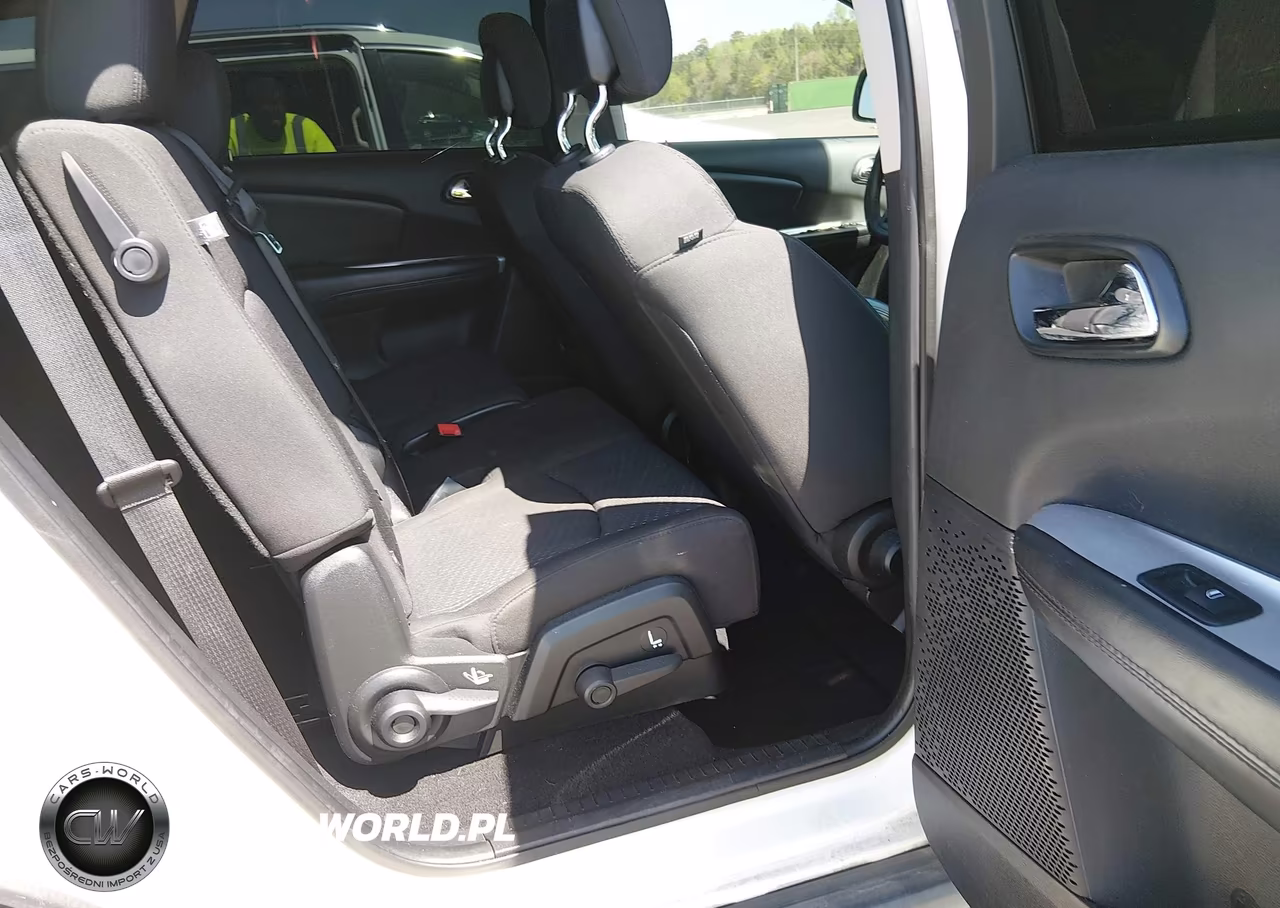 2018 Dodge Journey Se VIN:3C4PDCAB9JT534624 - 8