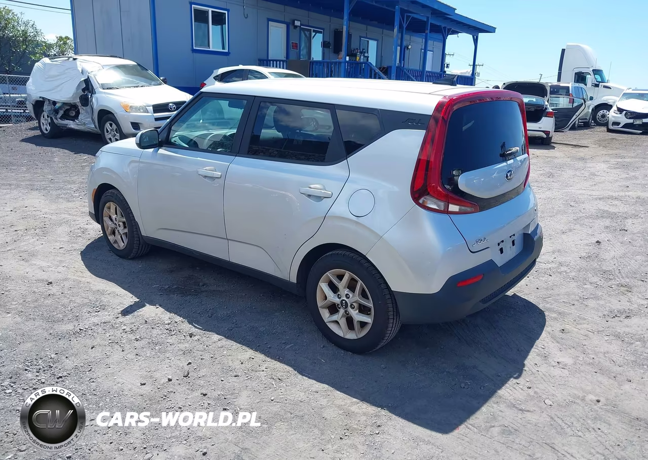 2021 Kia Soul S VIN:KNDJ23AU4M7787744 - 3
