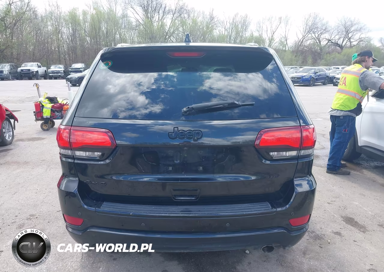 2015 Jeep Grand Cherokee Altitude VIN:1C4RJFAG5FC165875 - 17