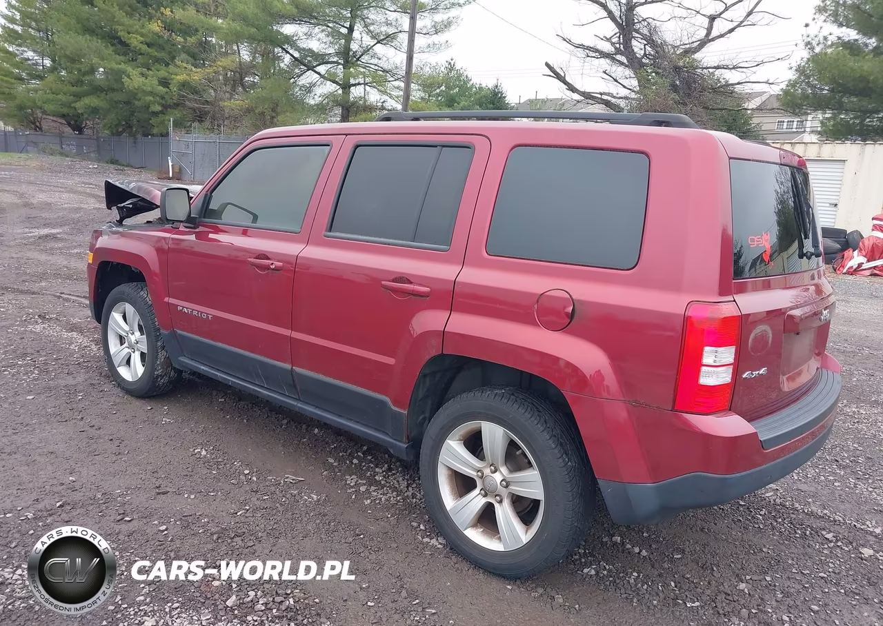 2015 Jeep Patriot Latitude VIN:1C4NJRFB6FD426471 - 3