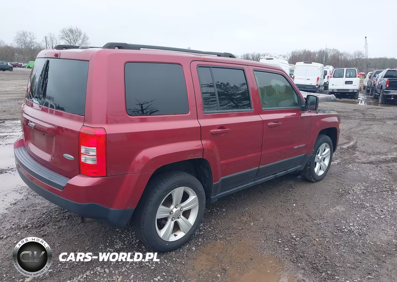2015 Jeep Patriot Latitude VIN:1C4NJRFB6FD426471 - 4
