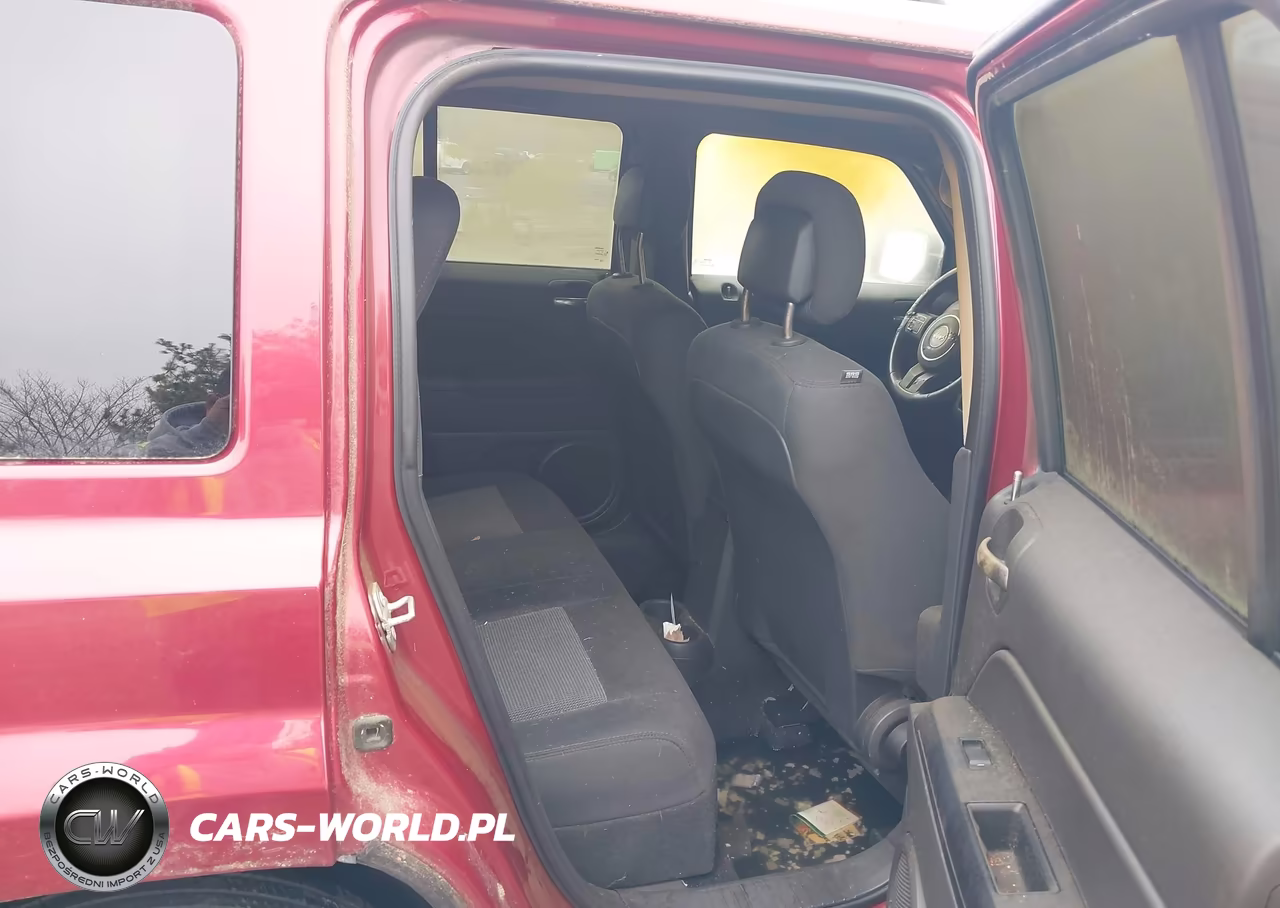 2015 Jeep Patriot Latitude VIN:1C4NJRFB6FD426471 - 8