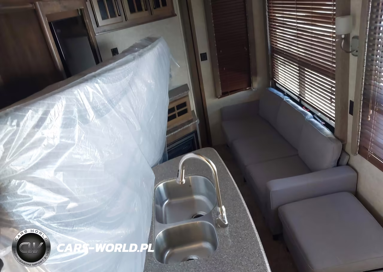 2016 Keystone Rv Avalanche Series M-3 VIN:4YDF3902XGE760034 - 8