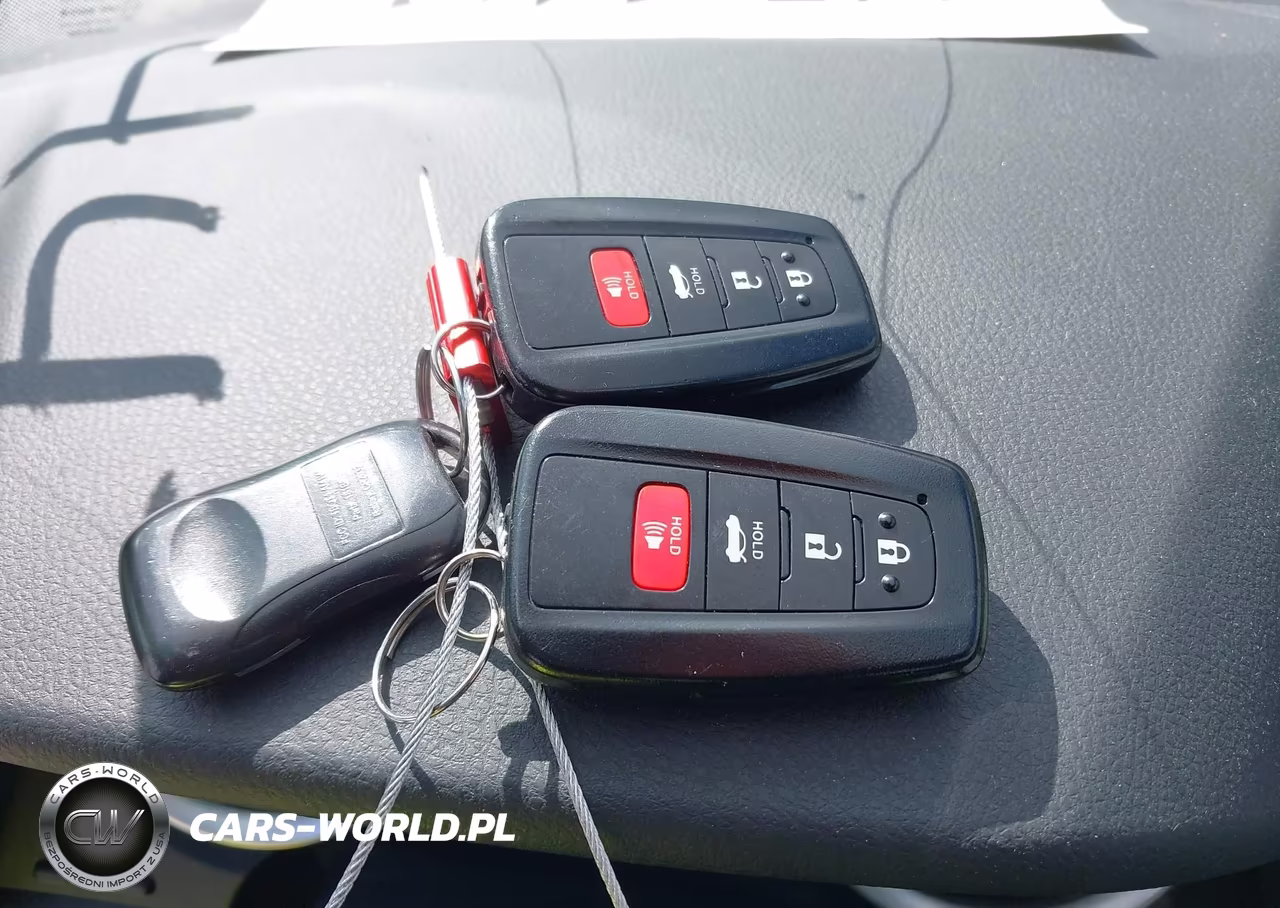 2022 Toyota Camry Le Hybrid VIN:4T1C31AK8NU584251 - 11