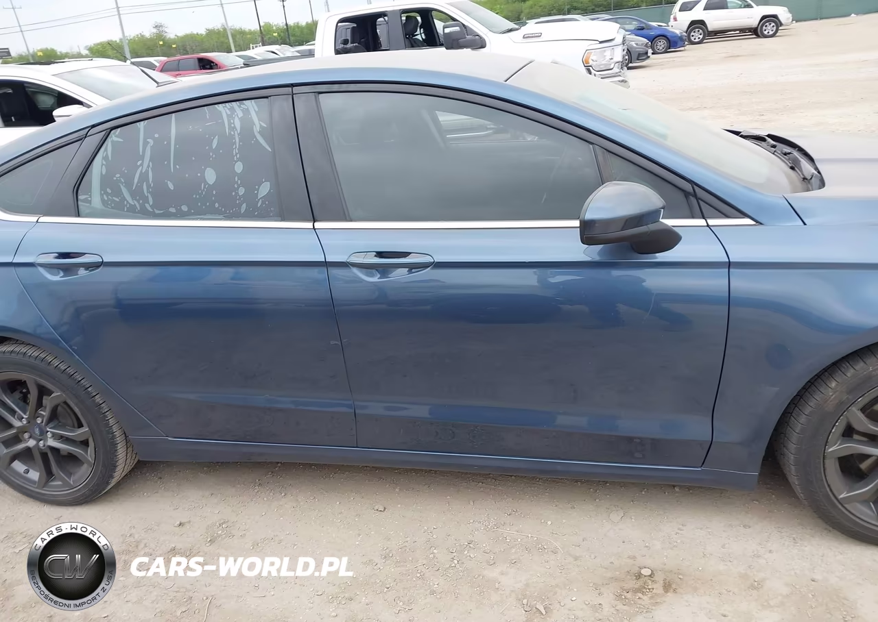 2018 Ford Fusion S VIN:3FA6P0G75JR217995 - 14