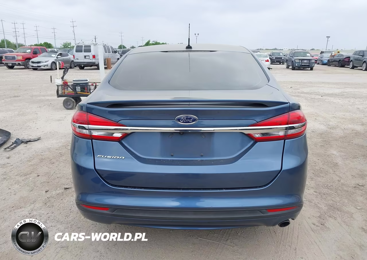 2018 Ford Fusion S VIN:3FA6P0G75JR217995 - 17