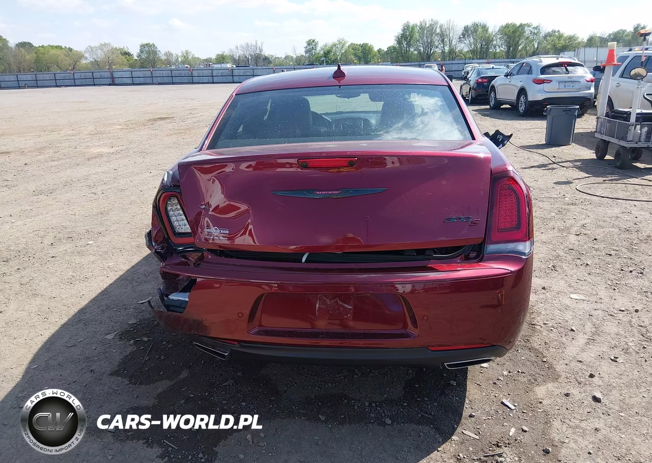 2023 Chrysler 300 300S VIN:2C3CCABG7PH562122 - 17