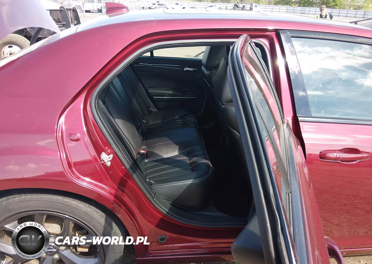 2023 Chrysler 300 300S VIN:2C3CCABG7PH562122 - 8