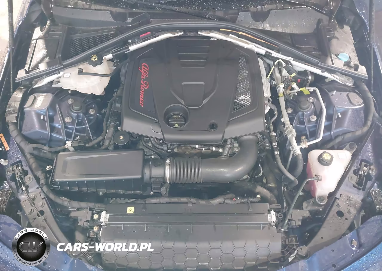 2018 Alfa Romeo Giulia Ti Sport VIN:ZARFAEEN5J7573628 - 10