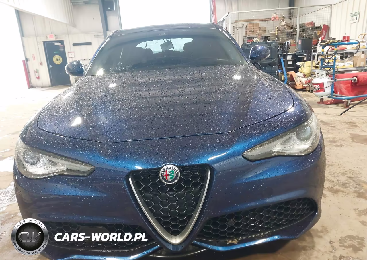 2018 Alfa Romeo Giulia Ti Sport VIN:ZARFAEEN5J7573628 - 13