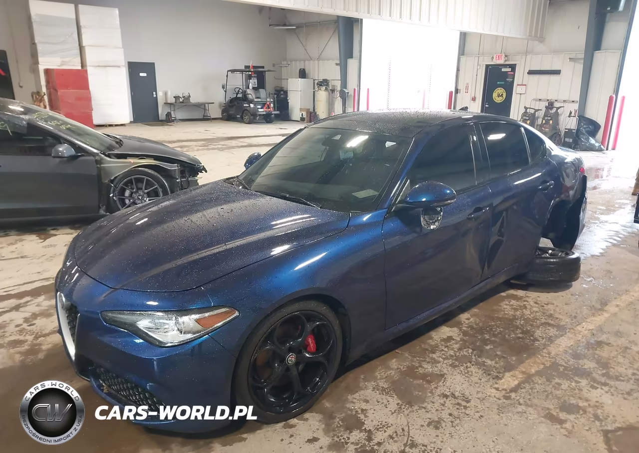 2018 Alfa Romeo Giulia Ti Sport VIN:ZARFAEEN5J7573628 - 2