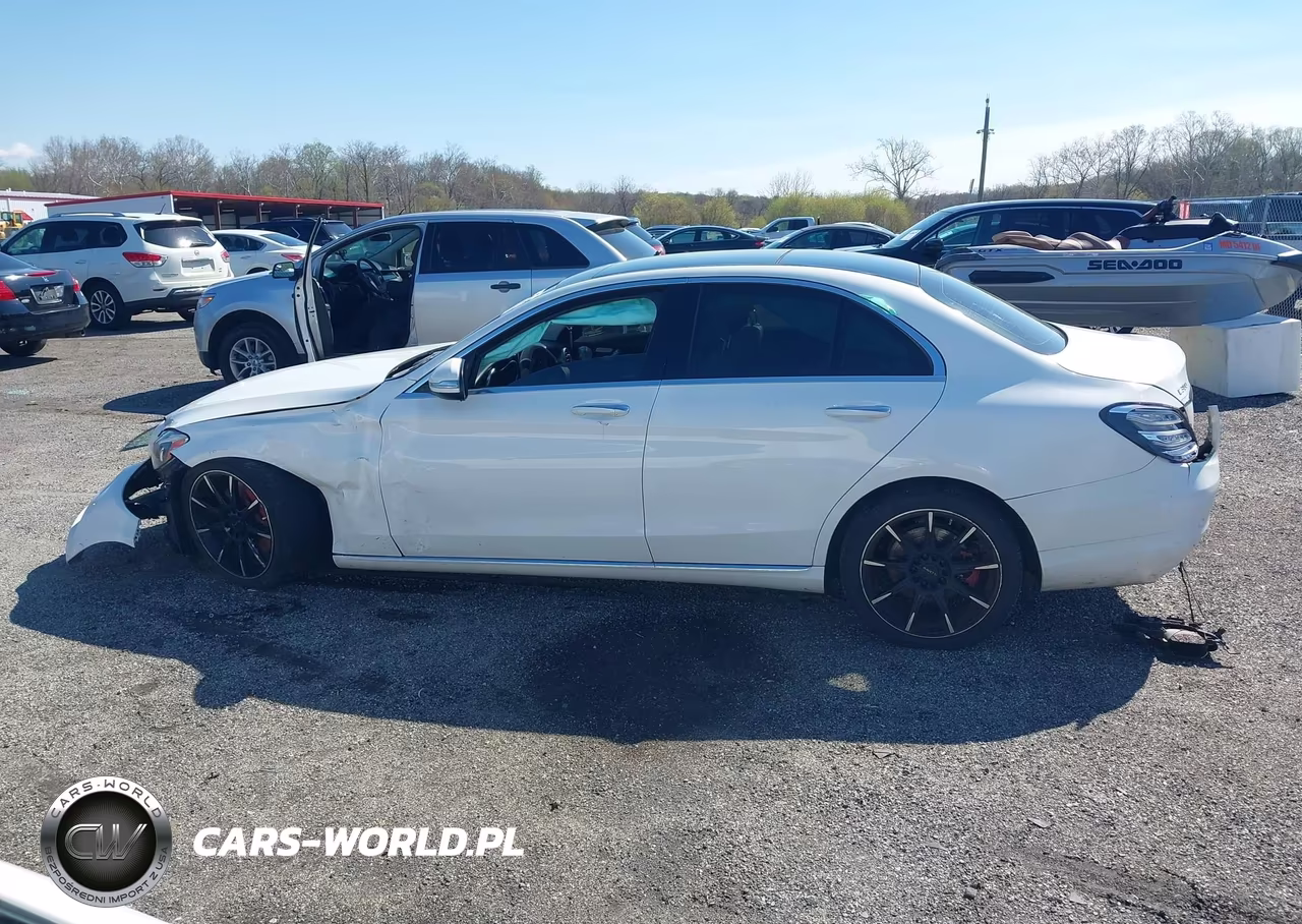 2015 Mercedes-Benz C 300 4Matic VIN:55SWF4KB4FU068616 - 14