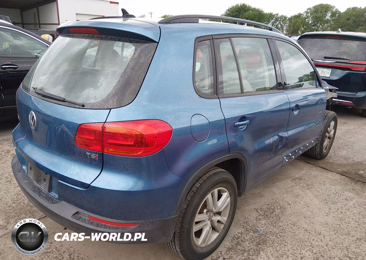 2017 Volkswagen Tiguan 2.0T-2.0T S VIN:WVGAV7AX9HK037702 - 4