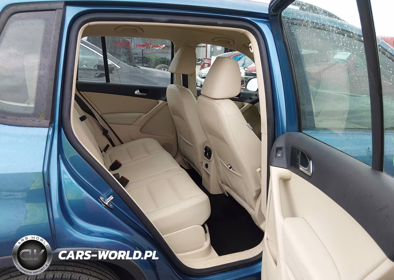 2017 Volkswagen Tiguan 2.0T-2.0T S VIN:WVGAV7AX9HK037702 - 8
