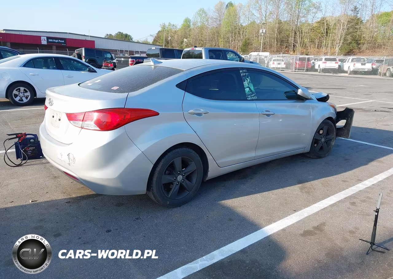 2013 Hyundai Elantra Gls VIN:5NPDH4AE7DH354182 - 4