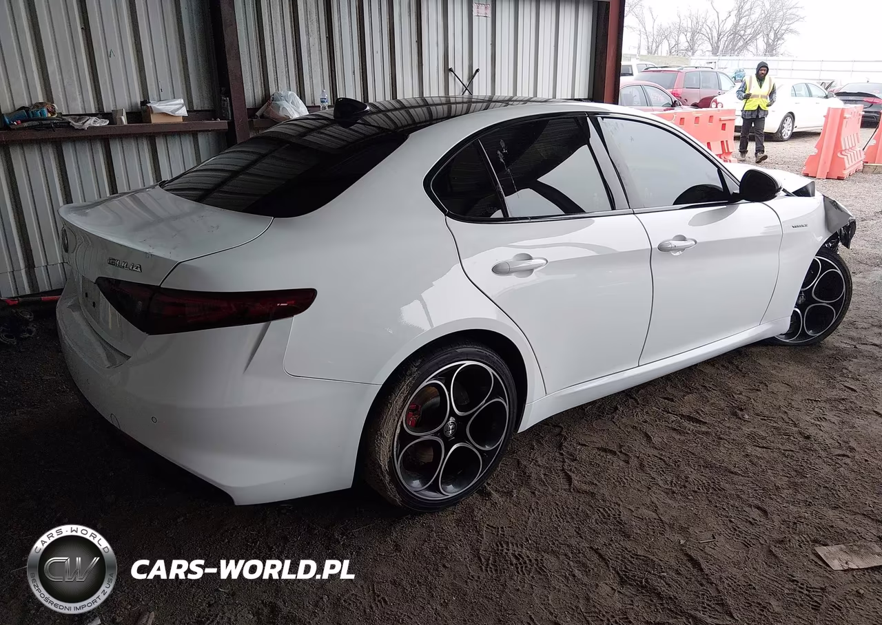 2022 Alfa Romeo Giulia Veloce Awd VIN:ZARFANBN7N7655435 - 4