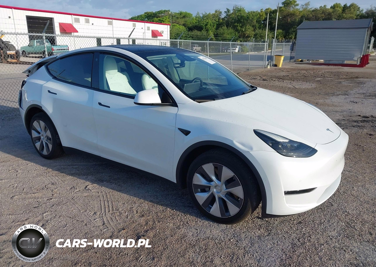 2022 Tesla Model Y Long Range Dual Motor All-Wheel Drive