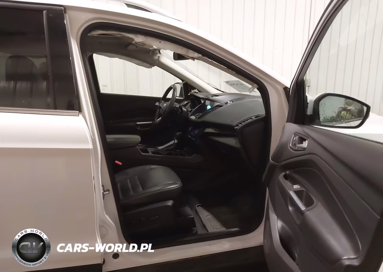 2017 Ford Escape Titanium VIN:1FMCU9J93HUA42164 - 5