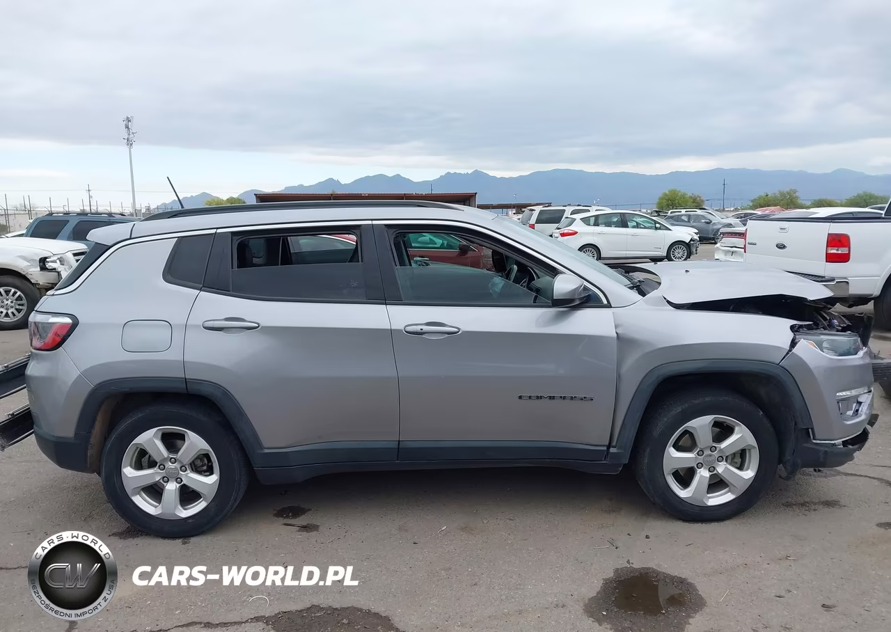 2018 Jeep Compass Latitude Fwd VIN:3C4NJCBBXJT344197 - 13