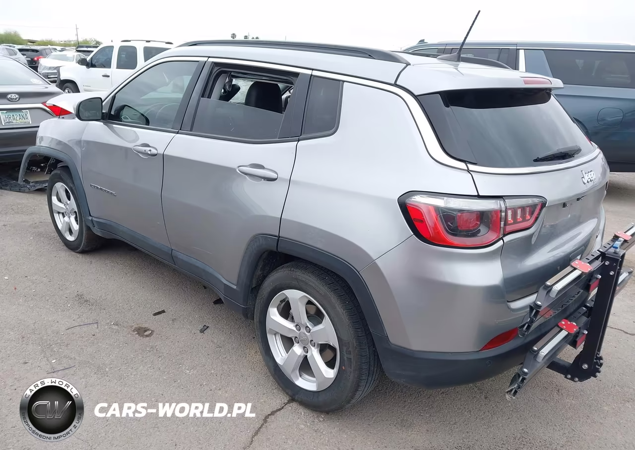 2018 Jeep Compass Latitude Fwd VIN:3C4NJCBBXJT344197 - 3
