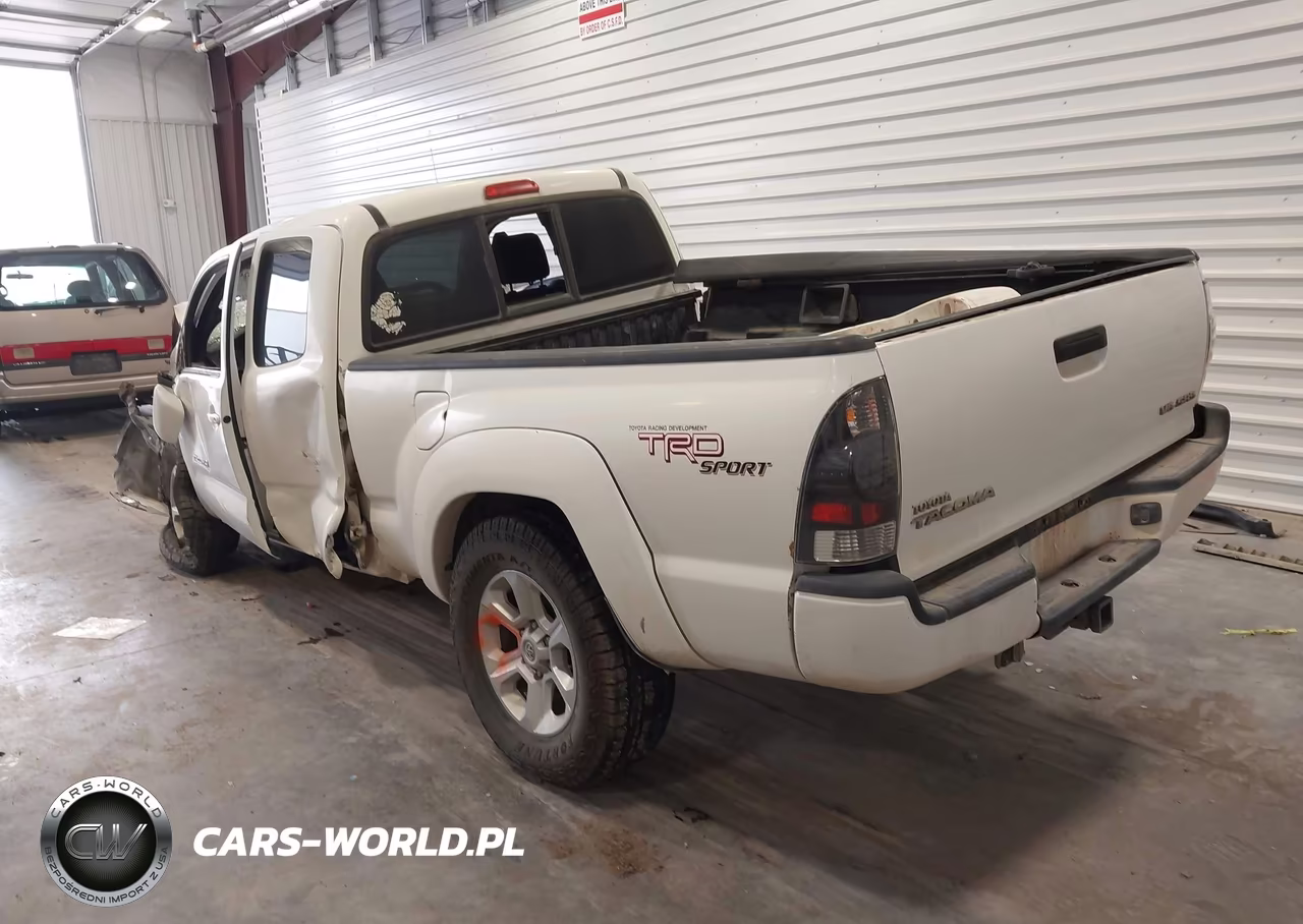 2005 Toyota Tacoma Base V6 VIN:5TEUU42N15Z038219 - 3