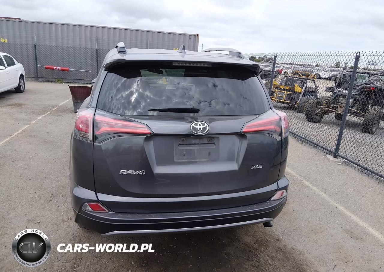2018 Toyota Rav4 Xle VIN:2T3WFREVXJW441651 - 17