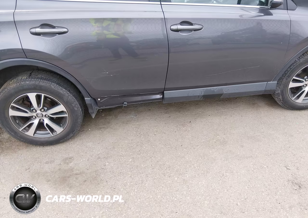 2018 Toyota Rav4 Xle VIN:2T3WFREVXJW441651 - 18