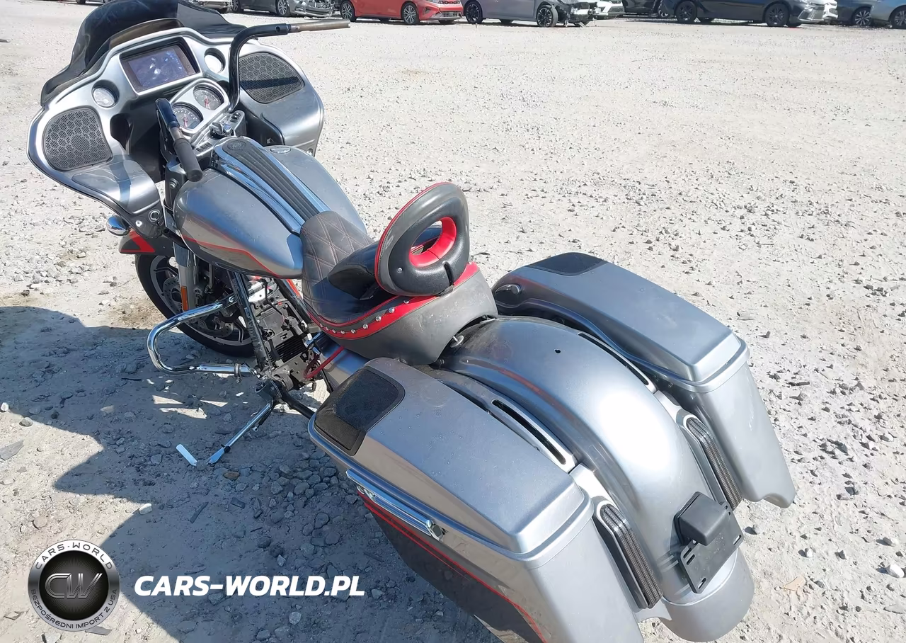 2018 Harley-Davidson Fltrxse Cvo Road Glide VIN:1HD1TCL18JB960222 - 3