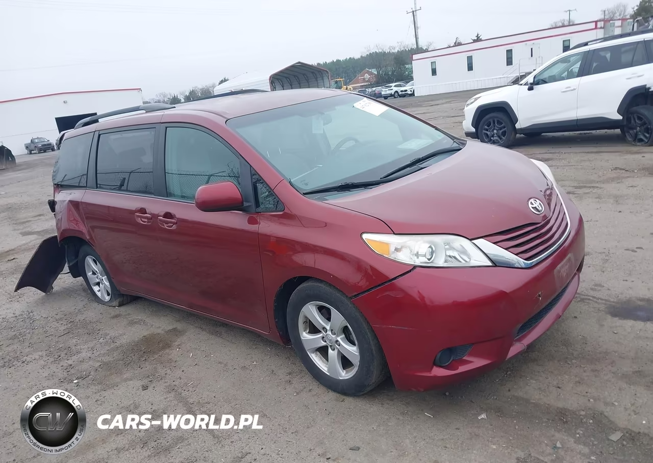 2015 Toyota Sienna Le 8 Passenger