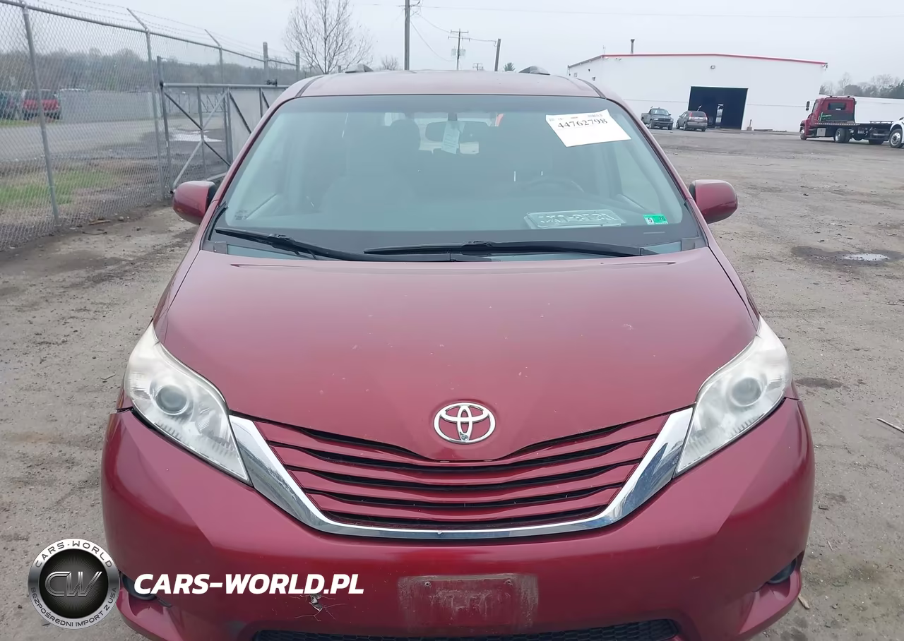 2015 Toyota Sienna Le 8 Passenger VIN:5TDKK3DC1FS556560 - 12