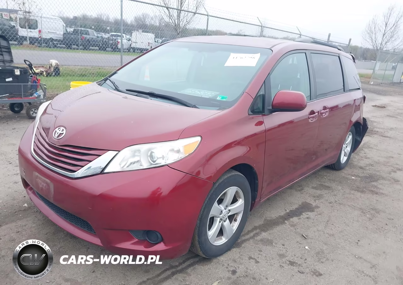 2015 Toyota Sienna Le 8 Passenger VIN:5TDKK3DC1FS556560 - 2