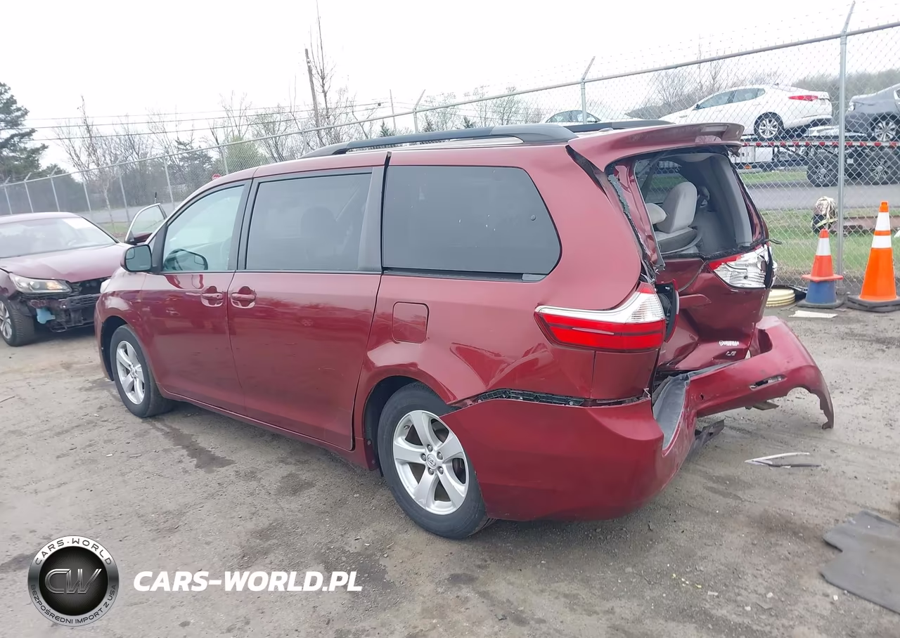 2015 Toyota Sienna Le 8 Passenger VIN:5TDKK3DC1FS556560 - 3