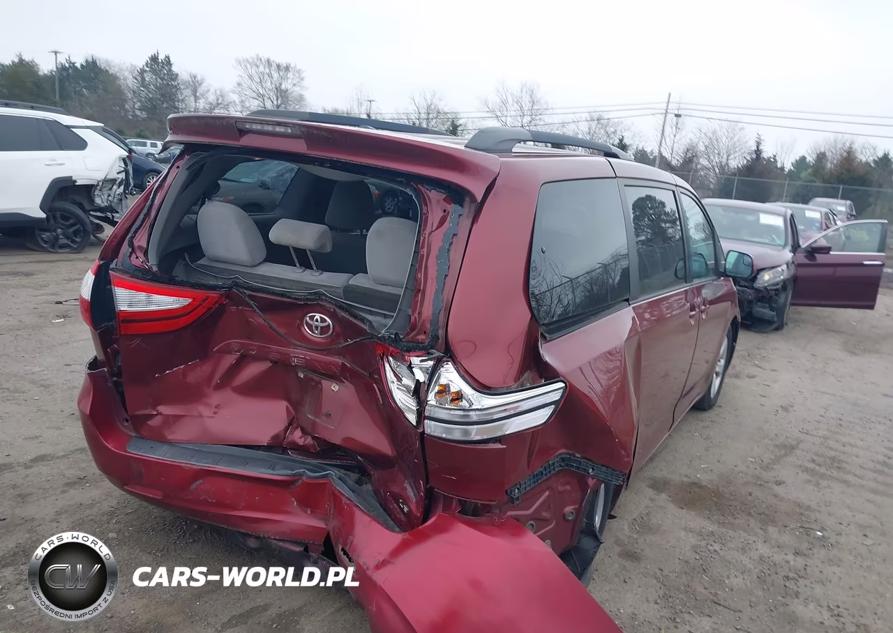 2015 Toyota Sienna Le 8 Passenger VIN:5TDKK3DC1FS556560 - 4
